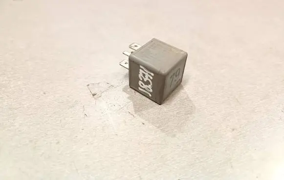 Seat Alhambra (Mk1) Other relay 191927841 V23134A52X196