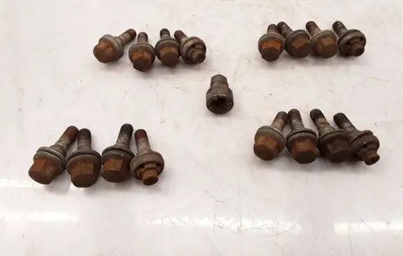 Nuts/bolts