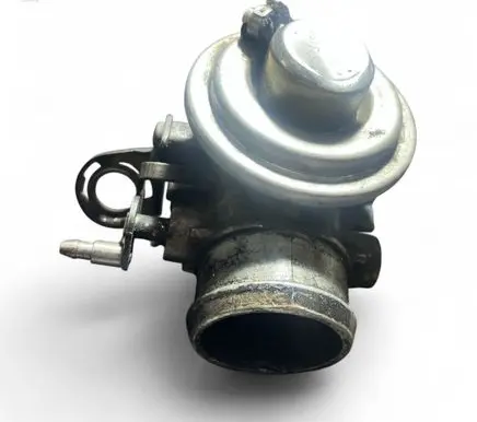 Audi A4 S4 B5 8D EGR valve 038131501E 1899