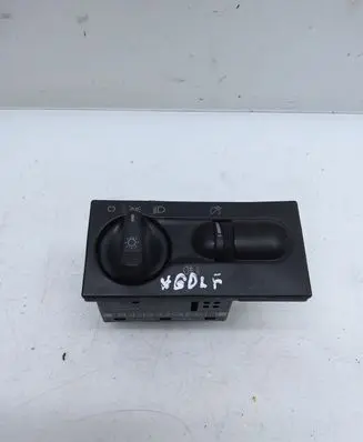 Volkswagen Golf III Light switch 1H6941531A
