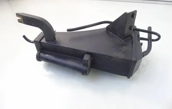 Audi A4 S4 B7 8E 8H Active carbon filter fuel vapour canister 8E0201803F