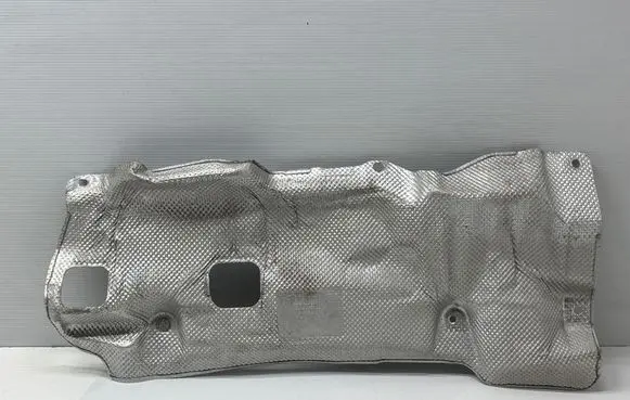 Porsche Cayenne (9Y0 9Y3) Heat shield in engine bay 4M0825661