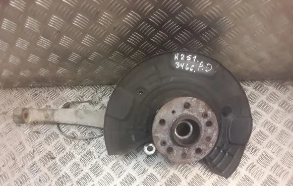 Mercedes-Benz R W251 Front wheel hub 1643301420 A1643301420