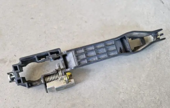 Front door exterior handle/bracket