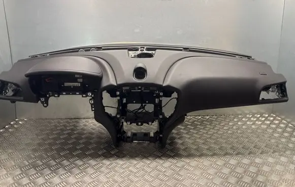 Maserati Ghibli Dashboard 670012661 EA00AAJ04967 D552