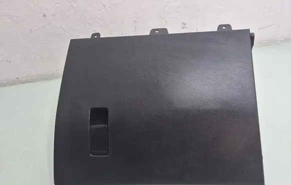 Peugeot 508 II Glove box