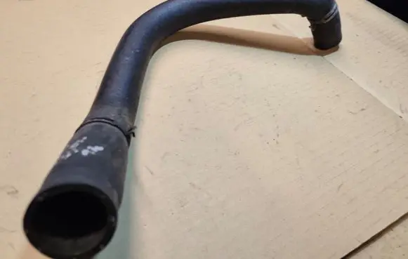 Jeep Cherokee XJ Engine coolant pipe/hose