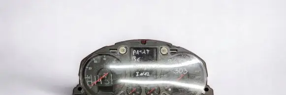 Volkswagen PASSAT B6 Speedometer (instrument cluster) 3C0920970H