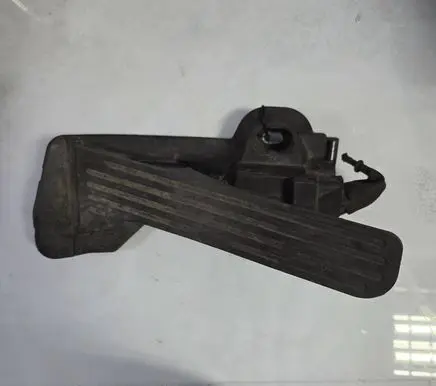 Volkswagen PASSAT B6 Accelerator throttle pedal 1K2721503M 6PV00874500