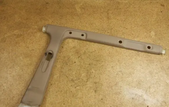 Toyota Land Cruiser (J100) (B) pillar trim (top) 