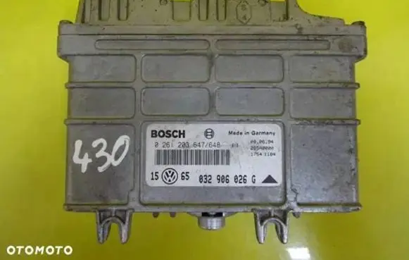 Volkswagen Golf III Engine control unit/module 032906026G 0261203647