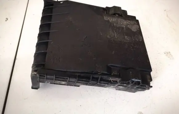 Skoda Octavia Mk2 (1Z) Fuse box cover 1k0937132f