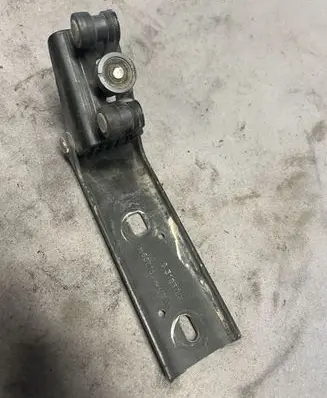 Renault Trafic II (X83) Sliding door middle roller runner 