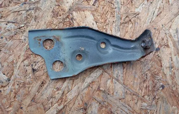 Hyundai i30 Front splash guards bracket 