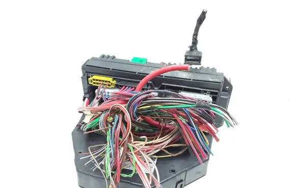 Mercedes-Benz C W204 Fuse module A2129009905 A2125451401 A2129028002