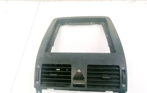 Volkswagen Touran I Dash center air vent grill