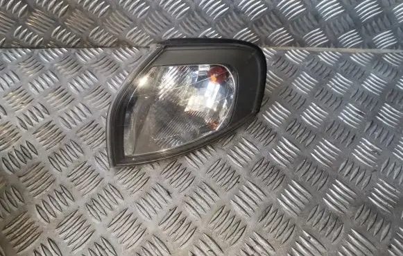 Volvo S80 Front indicator light 88204393