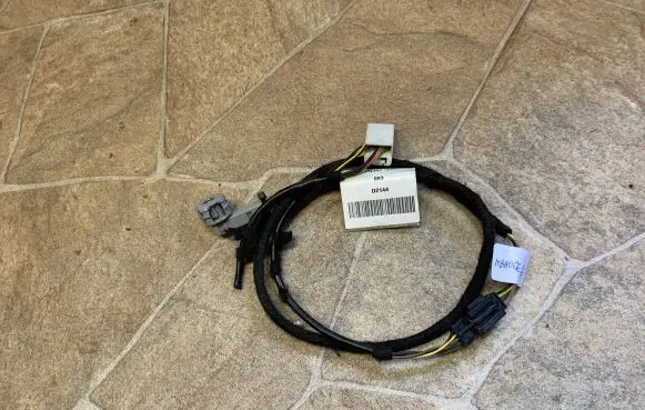 Mercedes-Benz E W212 AUX in-socket connector 2124400613