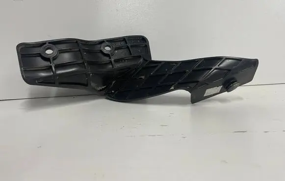Citroen C4 Cactus Fender mounting bracket 9805295880