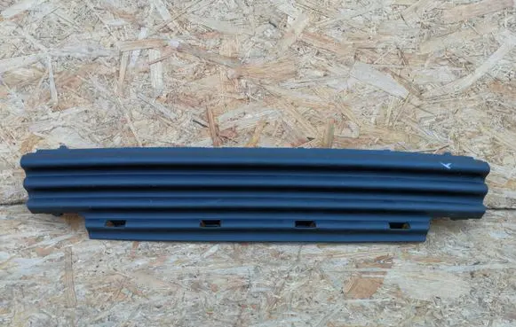 Citroen C5 Front bumper upper radiator grill 9675342177