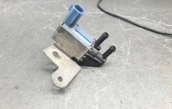 Nissan Murano Z51 Vacuum valve a83-600