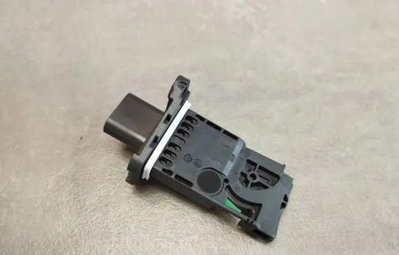 Volkswagen Amarok II Mass air flow meter LC3A12B579BA