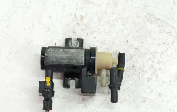 Mercedes-Benz Sprinter W906 Turbo solenoid valve A0061536628 09T180 70078202
