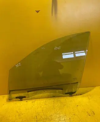 Renault Scenic III - Grand scenic III Front door window glass four-door E643R00049