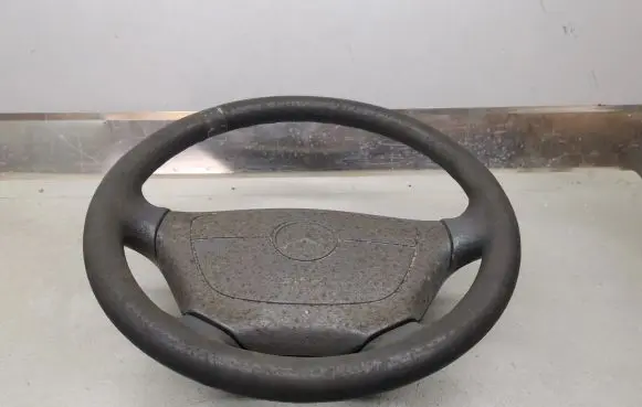 Mercedes-Benz Vito Viano W638 Steering wheel 10957A1