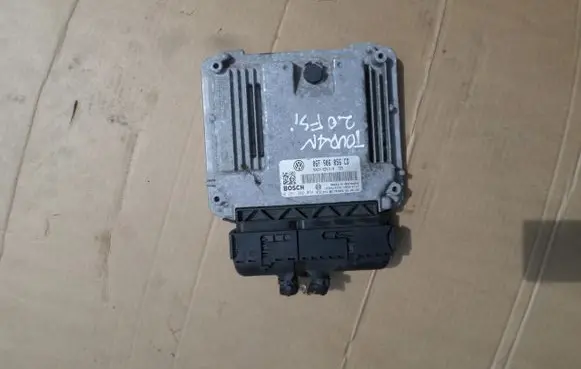Volkswagen Touran I Engine control unit/module ECU