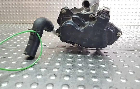 Seat Leon (5F) EGR valve S26370860 04L131501N