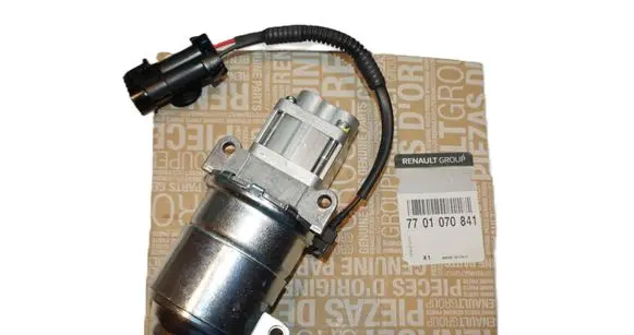 Renault Master II Clutch slave cylinder 7701070841 BM.0095290.B