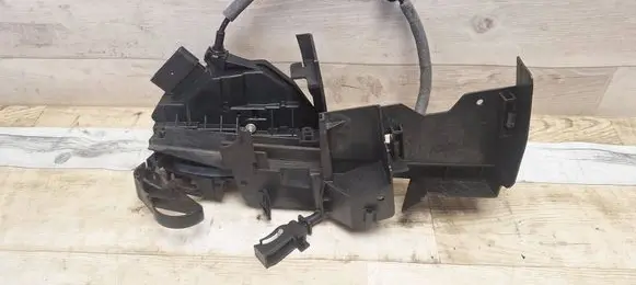 Ford Focus Front door lock BM5AA21813AE 921755104 921755