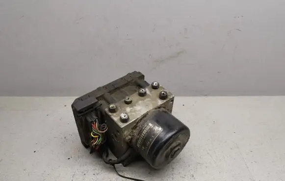 Volkswagen Golf IV ABS Pump 1J0907379G 1J0614117C