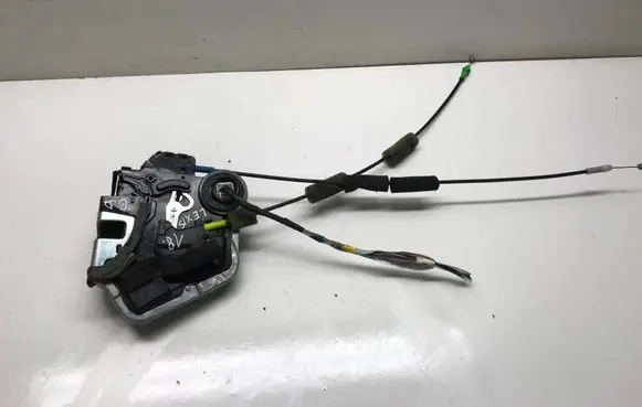 Lexus IS 220D-250-350 Rear door lock U66I0410