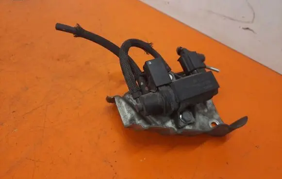 Toyota Avensis Verso Vacuum valve 4341005320