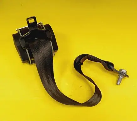 Rear seatbelt
