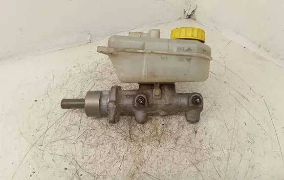 Skoda Fabia Mk1 (6Y) Master brake cylinder