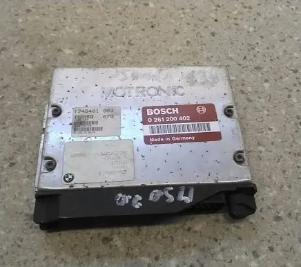 BMW 5 E34 Engine control unit/module 0261200402