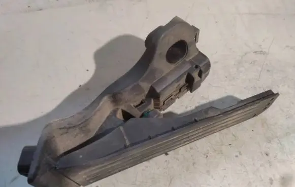 Volkswagen PASSAT B6 Accelerator throttle pedal 1K1723503L 6PV00860001 034207