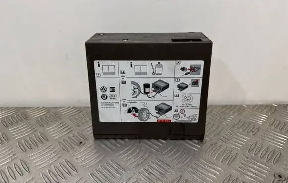 Audi Q5 SQ5 8R Tire air pump compressor 8P0012615A