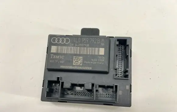 Audi Q7 4L Door control unit/module 0033TFJ0001