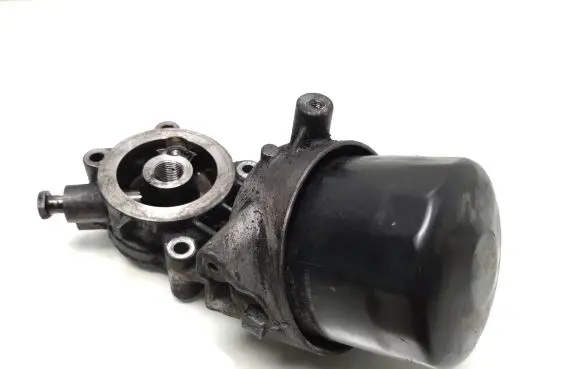Oil filter mounting bracket