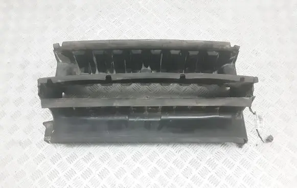 Land Rover Discovery 3 - LR3 Intercooler air channel guide DXJ500082 DXJ500092