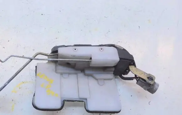 Lexus ES 250 - 300 - 330 Front door lock