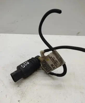 Volkswagen Touareg I Windscreen/windshield washer pump 7L6971351