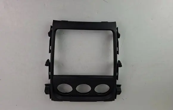 Suzuki SX4 Radio/GPS head unit trim 7382479J1