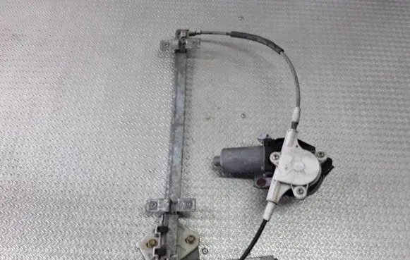 Seat Toledo I (1L) Rear door window regulator with motor 0130821666