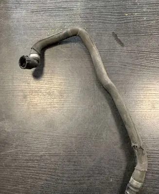 BMW 2 F46 Engine coolant pipe/hose 8584837