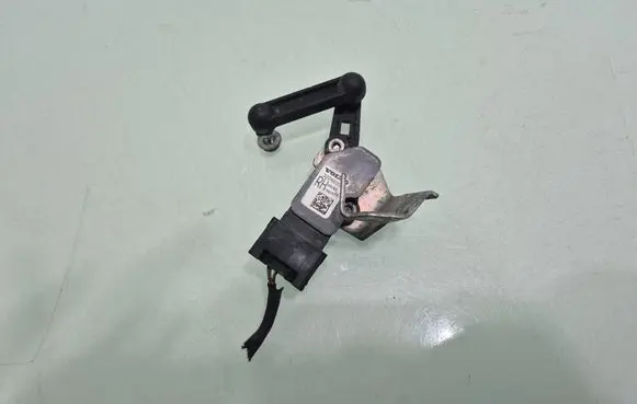 Volvo S60 Headlight/headlamp level sensor 32246992